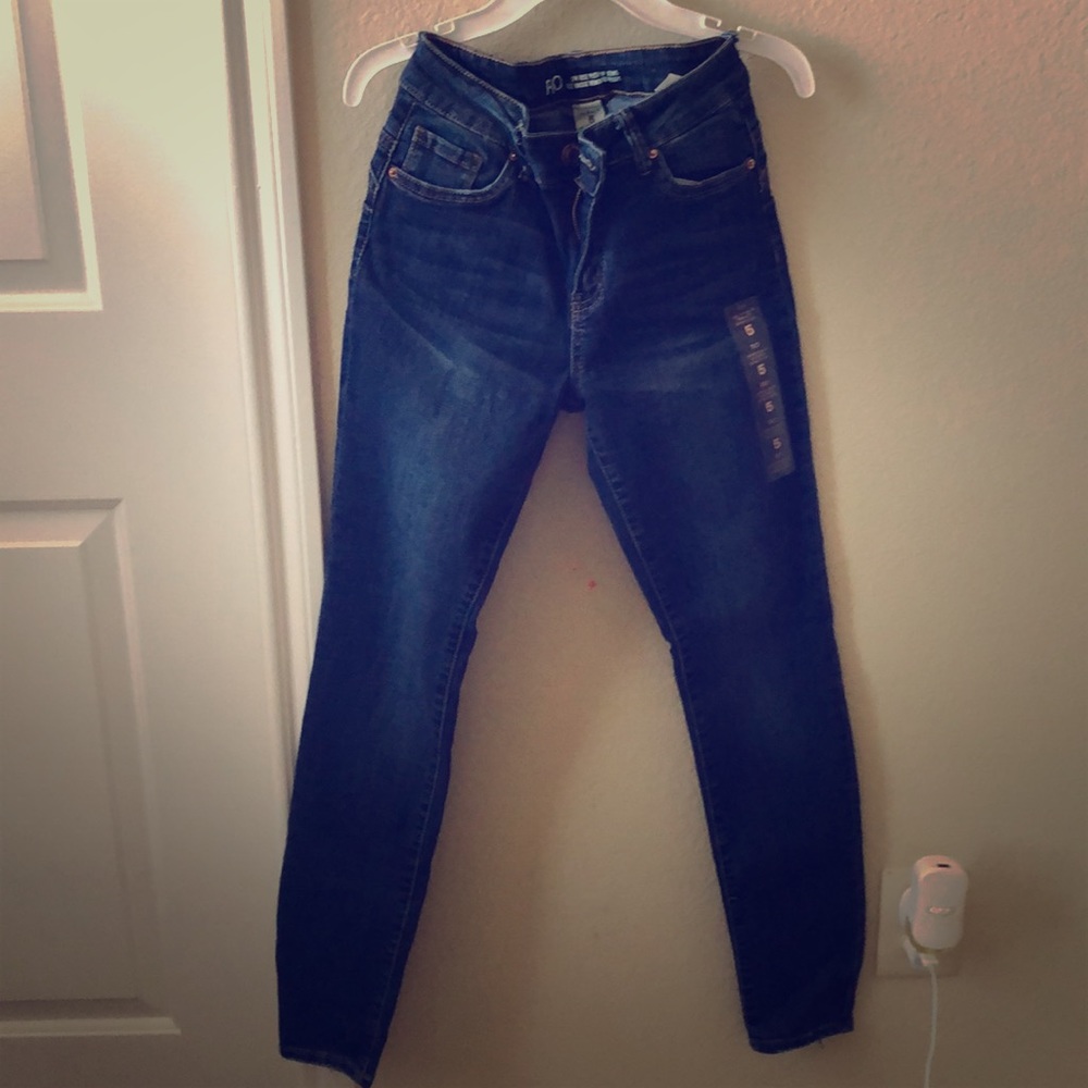 Low rise push up jeans